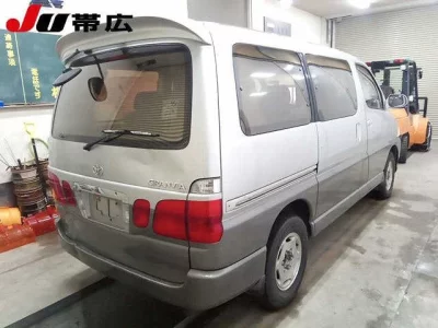 Toyota GRANVIA  с аукциона в Японии