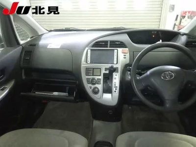 Toyota RACTIS  с аукциона в Японии