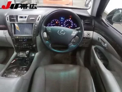 Lexus LS460L