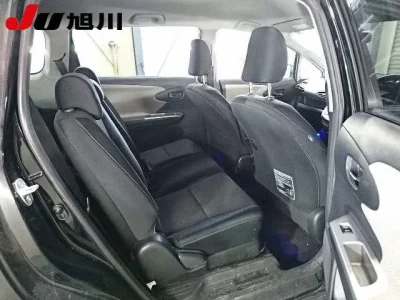 Toyota WISH  с аукциона в Японии