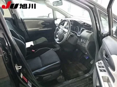 Toyota WISH  с аукциона в Японии