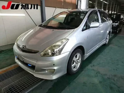 Toyota WISH  с аукциона в Японии