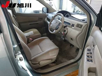 Toyota RAUM