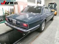 Jaguar XJ SERIES лот № 7048 оценка R  с аукциона в Японии 1