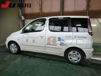 Toyota FUNCARGO лот № 4710 оценка 3  с аукциона в Японии 5