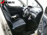 Toyota FUNCARGO лот № 4710 оценка 3  с аукциона в Японии 2