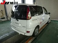 Toyota FUNCARGO лот № 4710 оценка 3  с аукциона в Японии 1