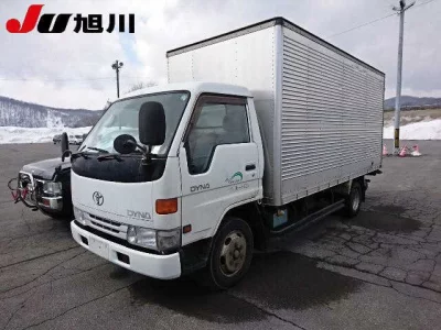 Toyota DYNA  с аукциона в Японии