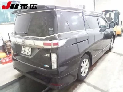Nissan ELGRAND  с аукциона в Японии