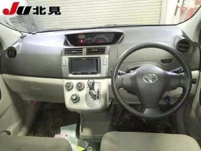 Toyota PASSO SETTE  с аукциона в Японии