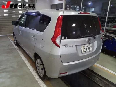 Toyota PASSO SETTE  с аукциона в Японии