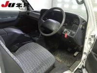 Toyota HIACE VAN лот № 6017 оценка -  с аукциона в Японии 2