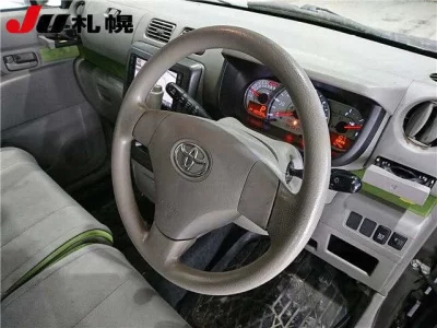 Toyota PIXIS SPACE  с аукциона в Японии