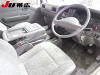 Nissan CARAVAN VAN лот № 7337 оценка R  с аукциона в Японии 5