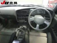 Toyota HILUX SURF лот № 6040 оценка R  с аукциона в Японии 2