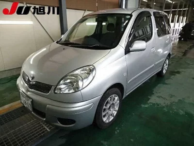 Toyota FUNCARGO  с аукциона в Японии