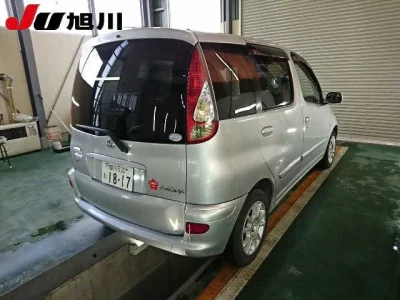 Toyota FUNCARGO  с аукциона в Японии