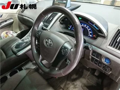 Toyota SAI  с аукциона в Японии