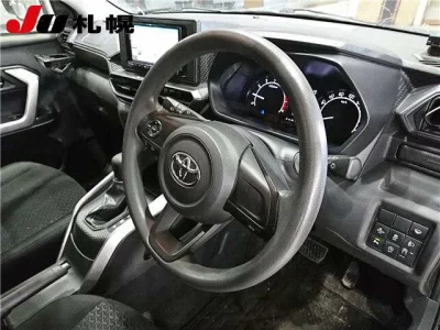 Toyota RAIZE  с аукциона в Японии