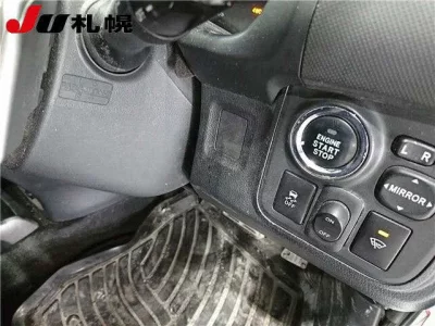 Toyota WISH  с аукциона в Японии