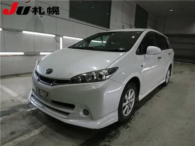 Toyota WISH  с аукциона в Японии
