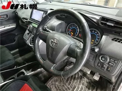 Toyota WISH  с аукциона в Японии