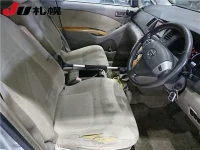 Toyota ISIS лот № 3057 оценка -  с аукциона в Японии 4