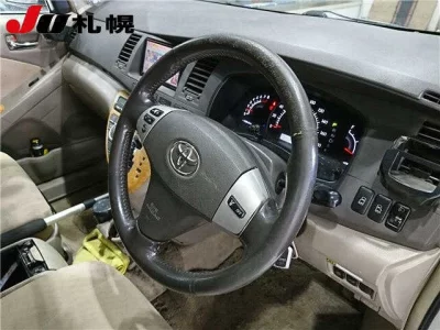 Toyota ISIS