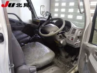 Toyota DYNA лот № 6038 оценка 3  с аукциона в Японии 2