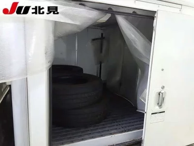 Toyota DYNA  с аукциона в Японии