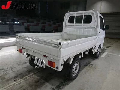 Nissan NT100 Clipper
