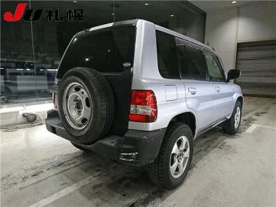 Mitsubishi Pajero iO