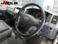 Toyota HIACE VAN лот № 227 оценка R  с аукциона в Японии 2