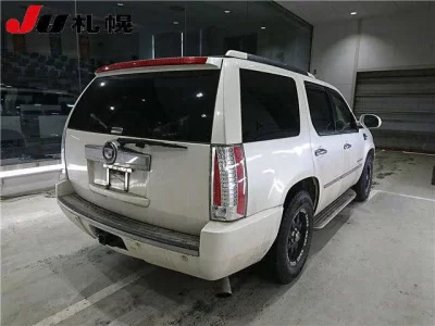 GM CADILLAC ESCALADE  с аукциона в Японии