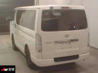 Toyota HiAce Van