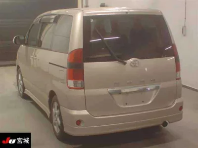 Toyota NOAH  с аукциона в Японии