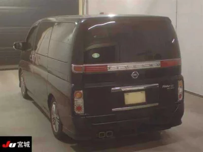 Nissan ELGRAND  с аукциона в Японии