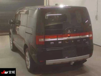 Mitsubishi DELICA D5  с аукциона в Японии