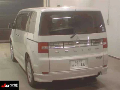 Mitsubishi DELICA D5