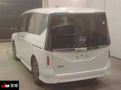 Nissan SERENA  с аукциона в Японии