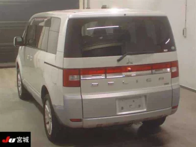 Mitsubishi Delica D:5