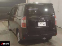 Toyota NOAH лот № 710 оценка 3  с аукциона в Японии 1