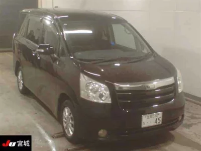 Toyota NOAH  с аукциона в Японии