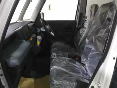 Suzuki SPACIA BASE