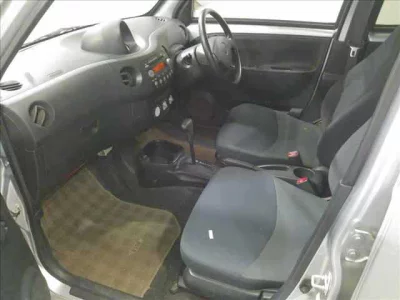 Daihatsu Esse