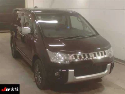Mitsubishi Delica D:5