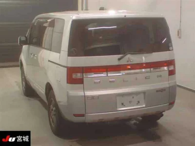 Mitsubishi DELICA D5