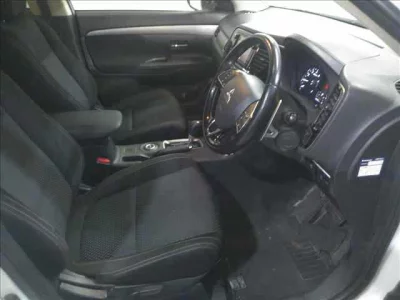 Mitsubishi OUTLANDER  с аукциона в Японии