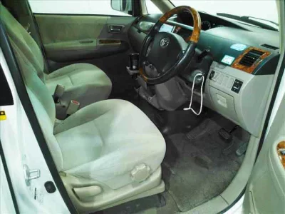 Toyota NOAH  с аукциона в Японии