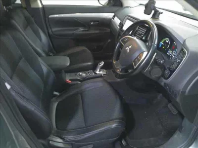 Mitsubishi OUTLANDER PHEV